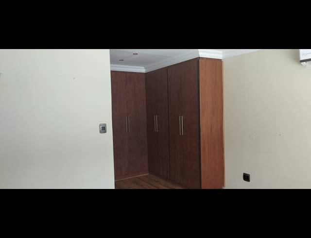 3 BEDROOM HOUSE TO LET IN WAVERLEY